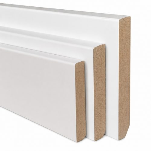 Rodapié lacado blanco MDF de canto recto en varias alturas, acabado liso moderno y diseño recto para suelos laminados, parquet y tarima.