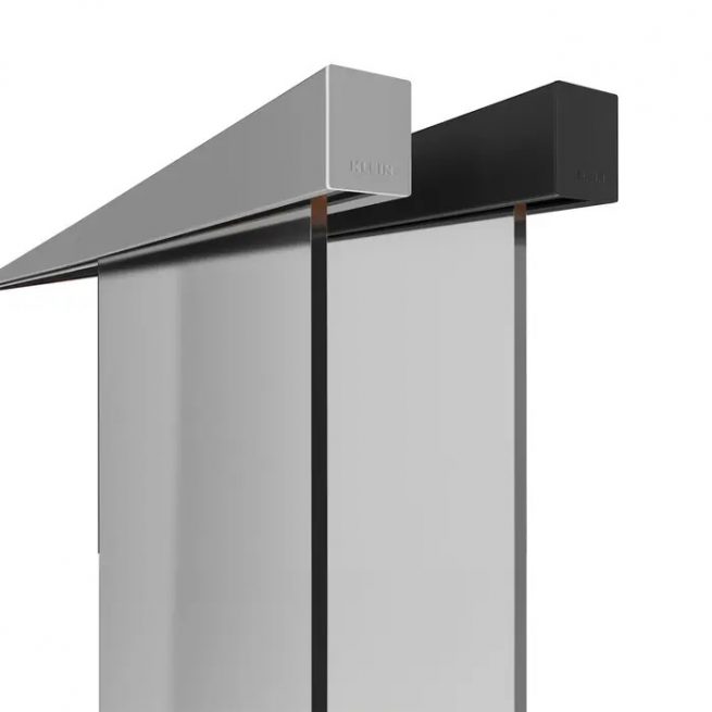 Guía Klein SK Glass 80 para puertas correderas de vidrio: instalación a pared o techo, diseño minimalista con acabado en negro y silver