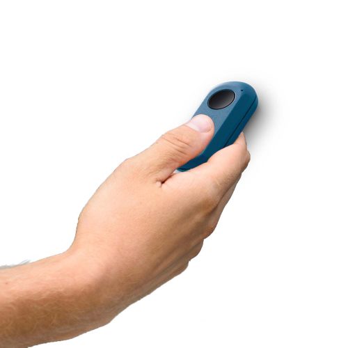 Mando Bluetooth AYR int_KEY PRO de color azul con dos botones y diseño compacto, compatible con la cerradura electrónica int_LOCK PRO