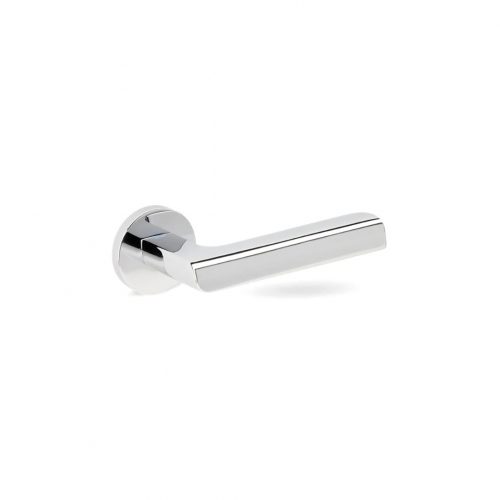 Maneta Roseta Redonda Groël Adda 229 con roseta redonda disponible en acabados cromo brillo y negro mate. Diseño moderno y ergonómico para puertas interiores. Herraje decorativo de alta calidad ideal para proyectos de arquitectura y diseño de interiores