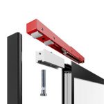 En la foto se puede ver una secci&oacute;n del Kit vidriera Klein Frame con los accesorios