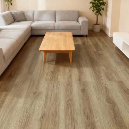 Suelo vinílico click MSP Ultra Floor AC6 acabado roble natural en salón moderno, pavimento vinílico resistente al agua, al desgaste y de fácil instalación para hogares y oficinas.